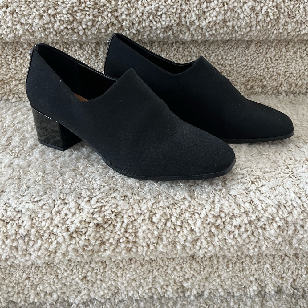 Donald J. Pliner Black Low-Heeled Slip-On Shoes